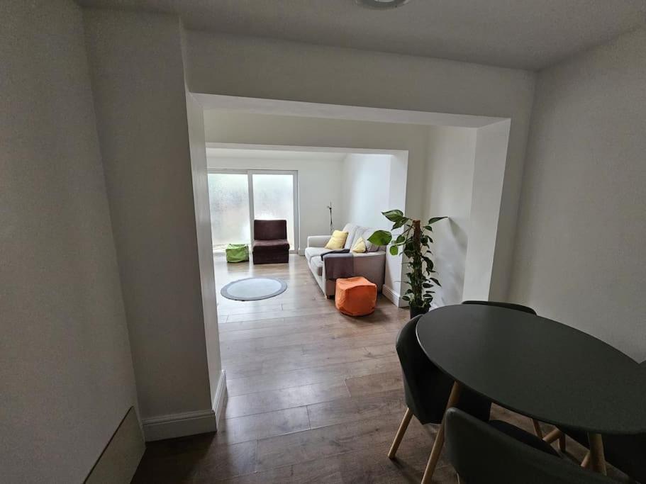 Beautiful Garden Flat Near Central London Bagian luar foto