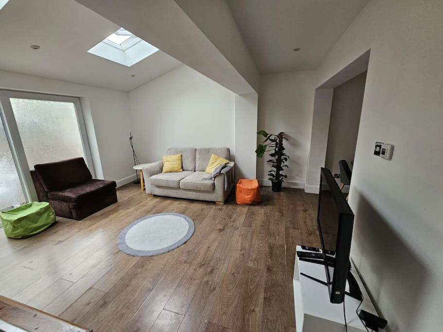 Beautiful Garden Flat Near Central London Bagian luar foto